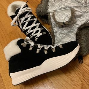 NWT Sorel shoe/boot. Size 8.5.